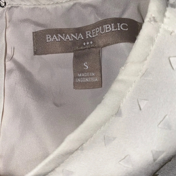 Banana Republic factory women’s white triangle cutout short sleeve blouse Sz Sm - Picture 3 of 3